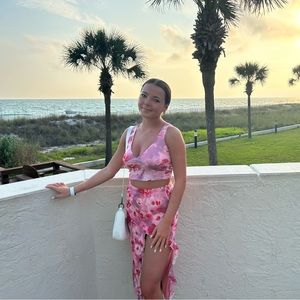 Size small outfit! Worn once for this picture.